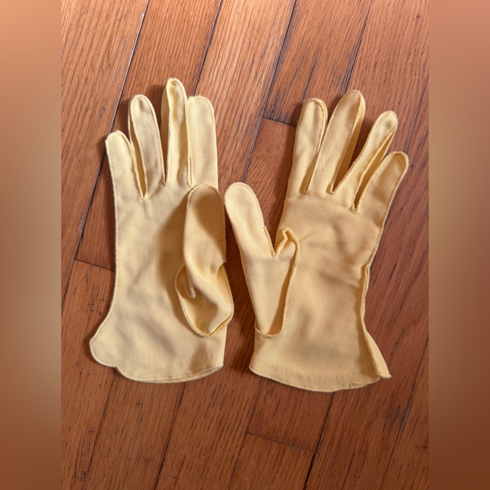 50s-60s Vintage Yellow Short Gloves - Picture 3 of 6
